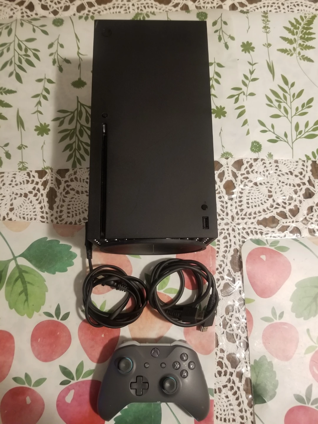 Xbox Series X 1TB Console Bundle with Games and Accessories - photo 2