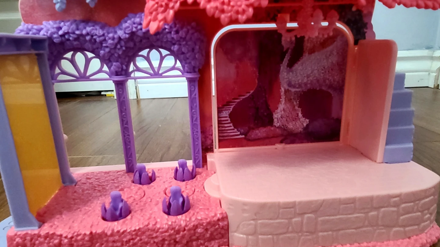 Isabela's Garden Room Dollhouse (Disney Encanto) - photo 4