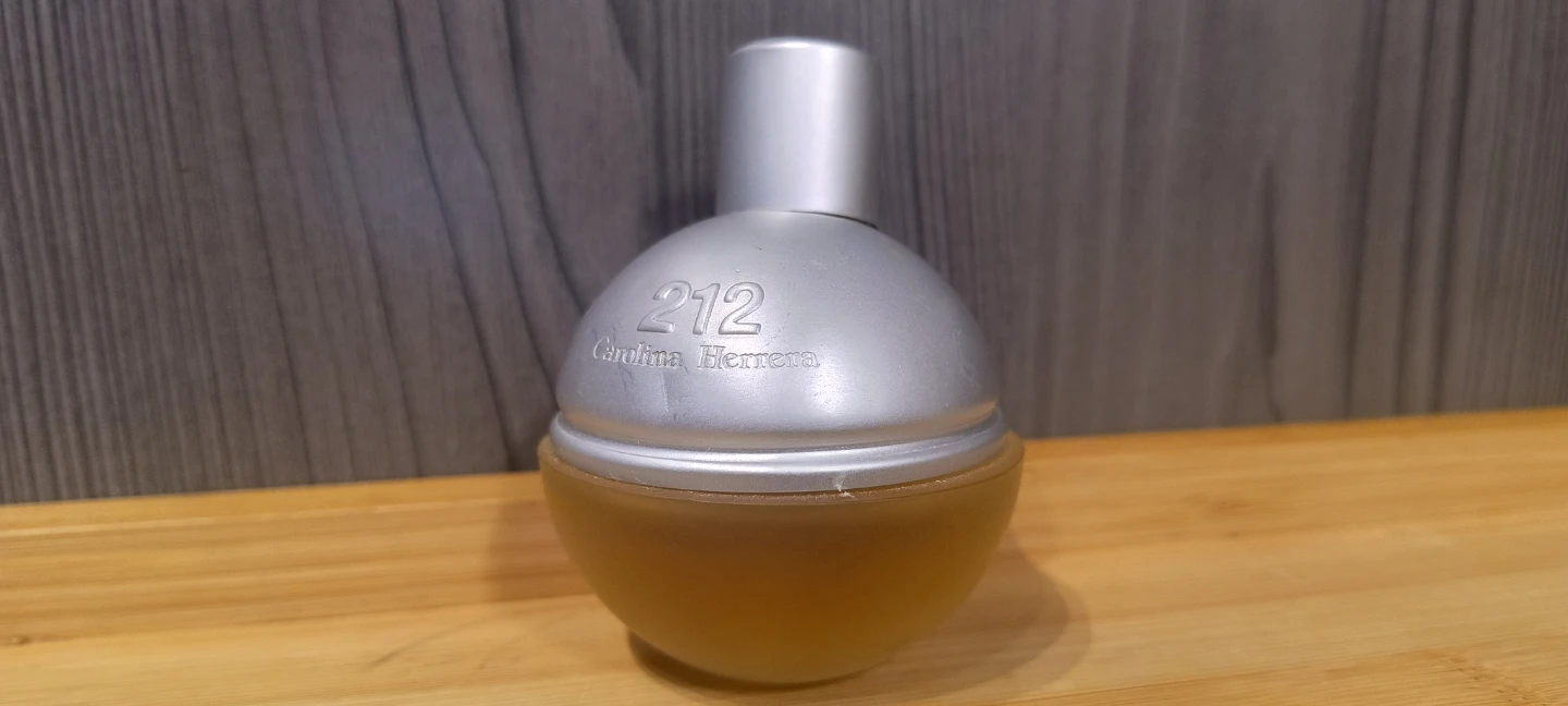 Carolina Herrera 212 Eau de Toilette Perfume