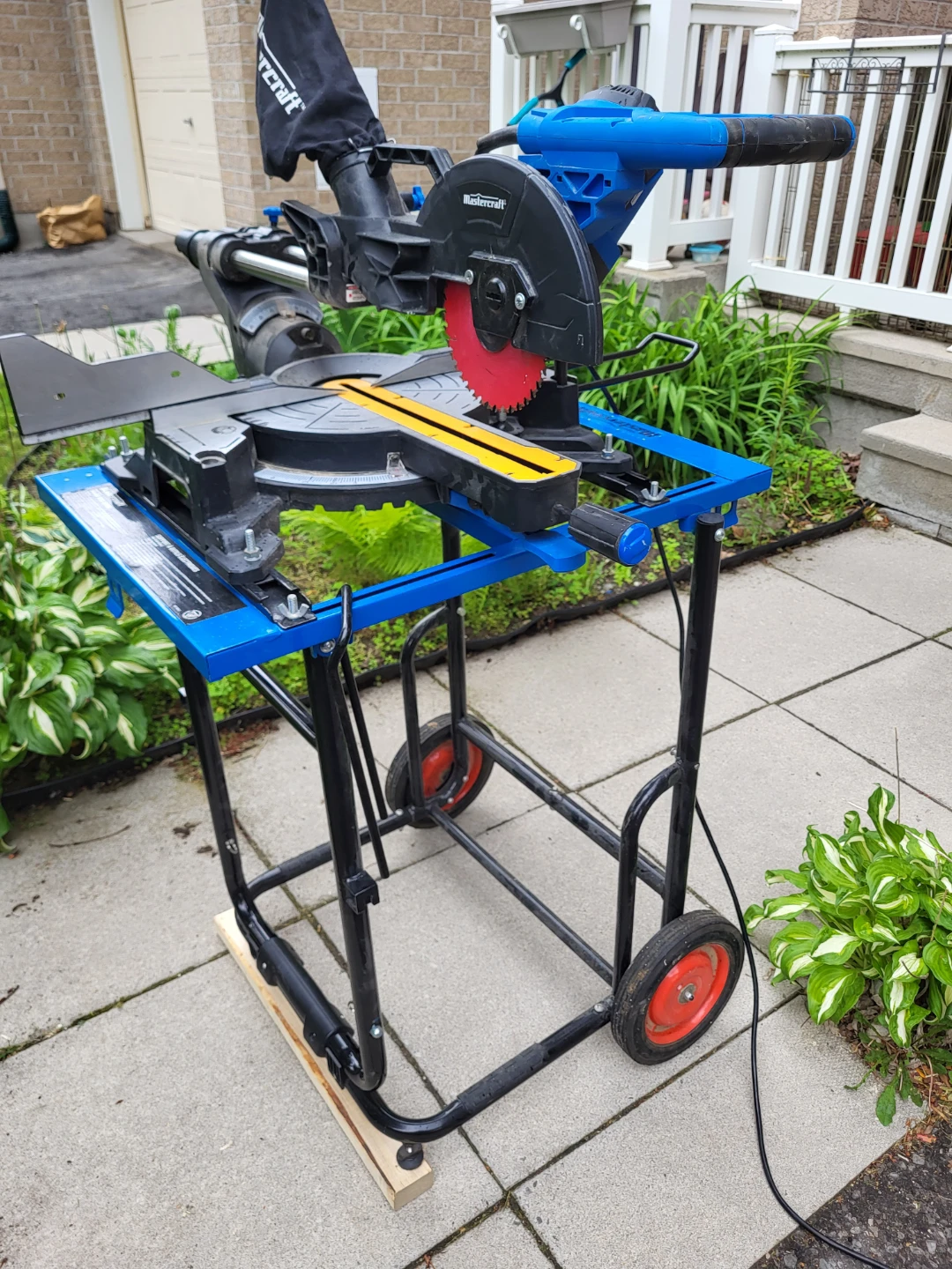 Mastercraft 10" Dual-Bevel Sliding Compound Mitre Saw with Stand