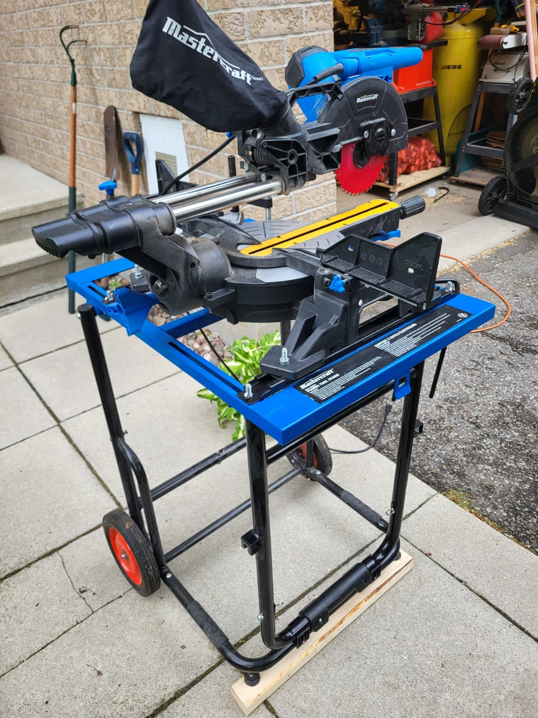 Mastercraft 10" Dual-Bevel Sliding Compound Mitre Saw with Stand - photo 2