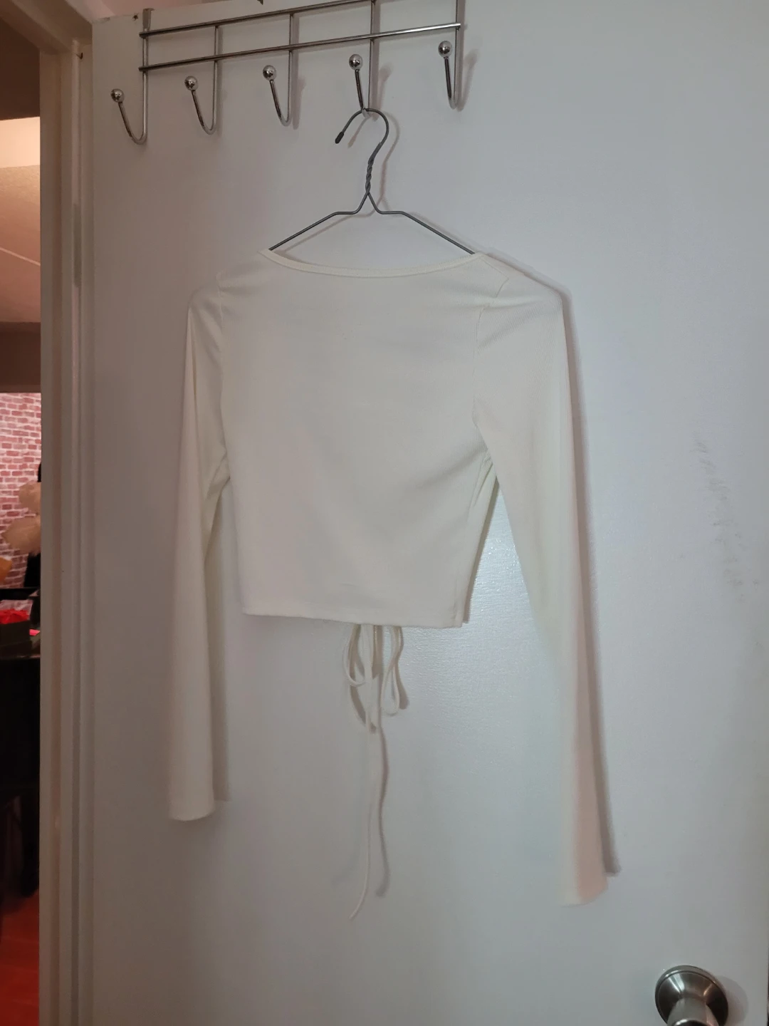 White lace-up long sleeve crop top - photo 2