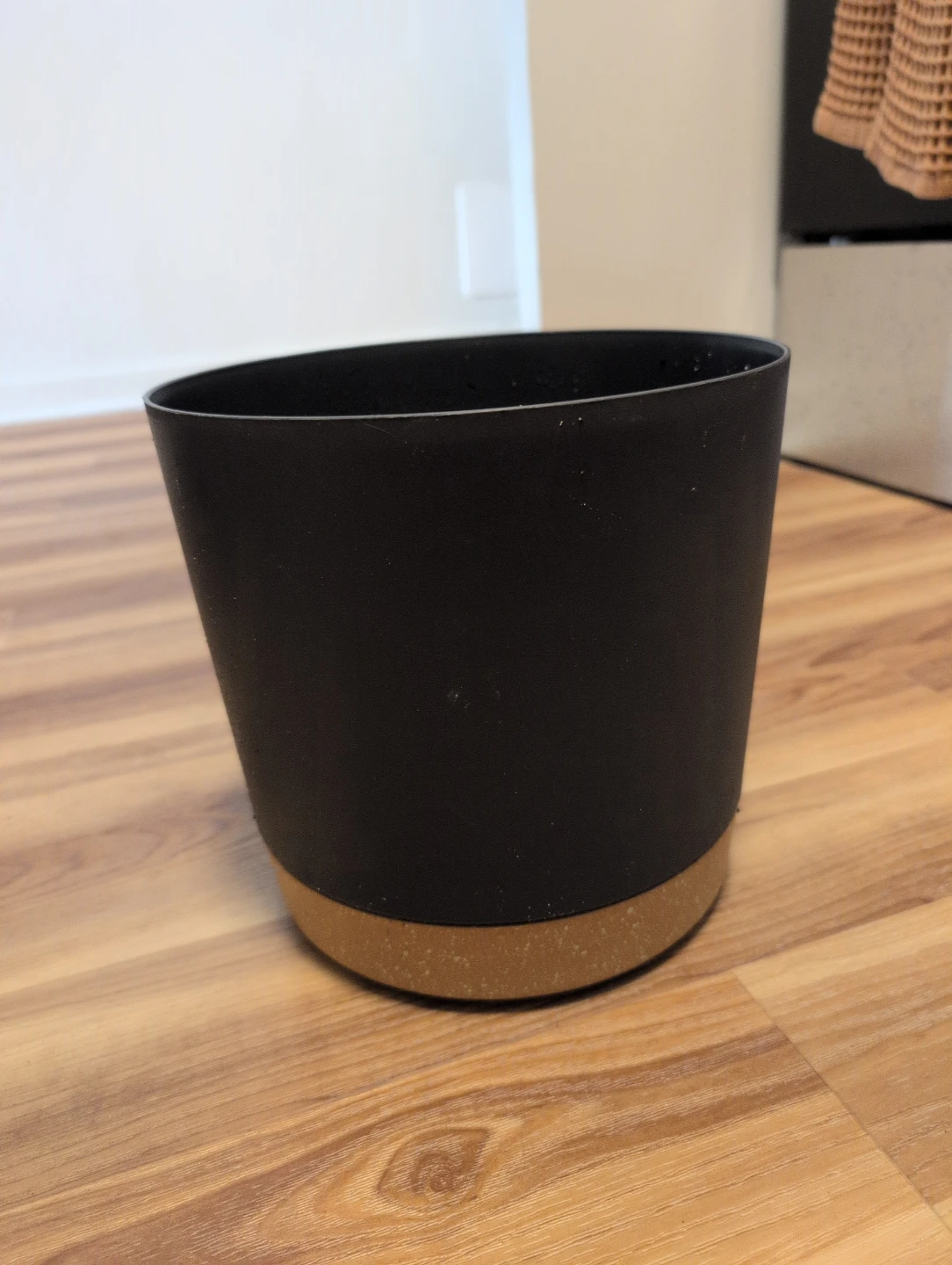 Black and Tan Pot