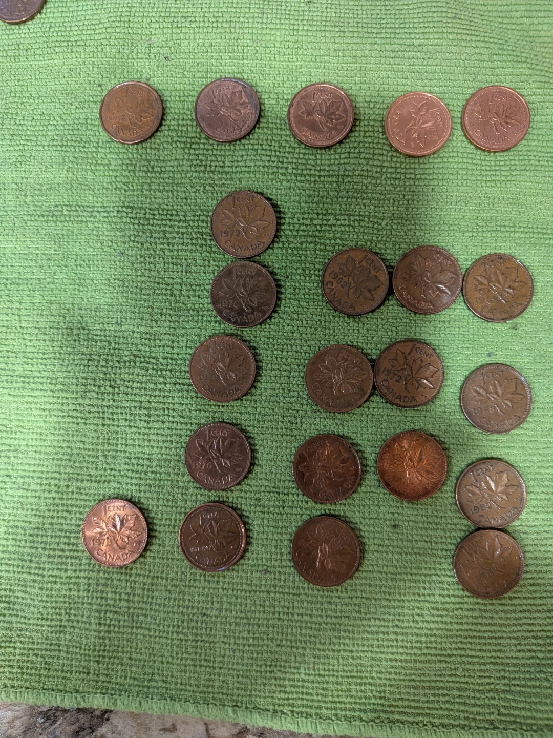 Bank of Canada 5 Dollar Bill & various Coins - photo 3