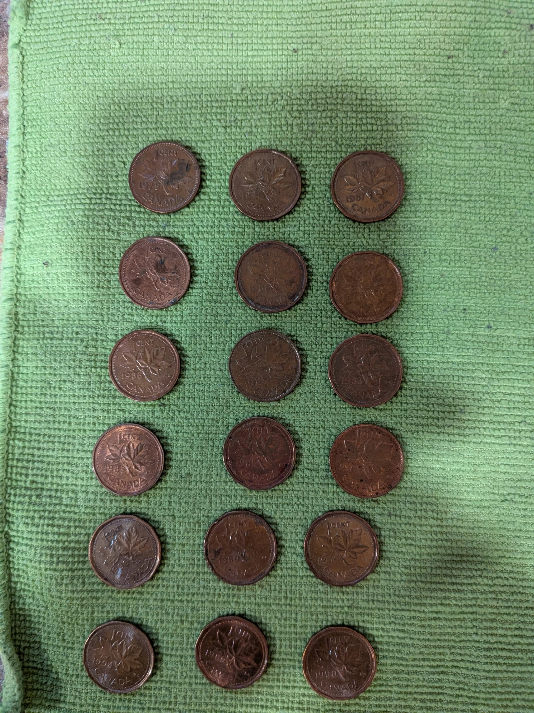 Bank of Canada 5 Dollar Bill & various Coins - photo 4