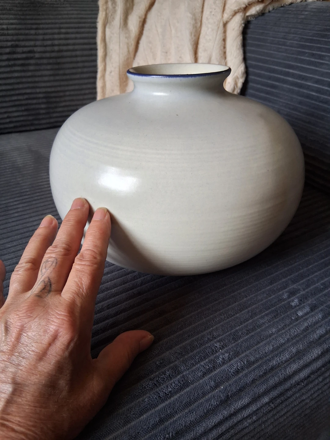 White Ceramic Vase with Blue Flowers 34 " round - photo 2