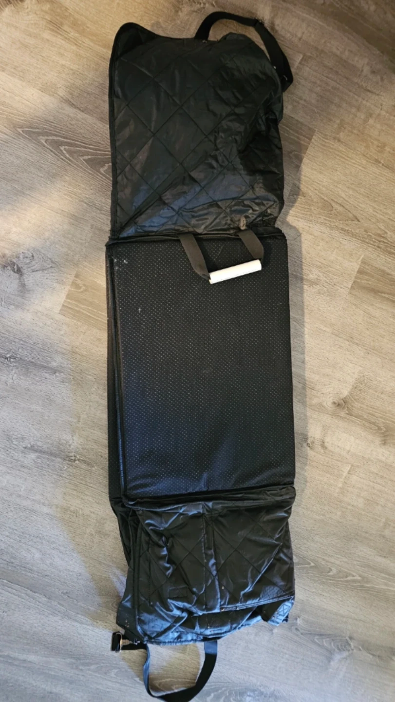 Hard-Bottom Pet Carrier & Mattress – Great Condition! - photo 2