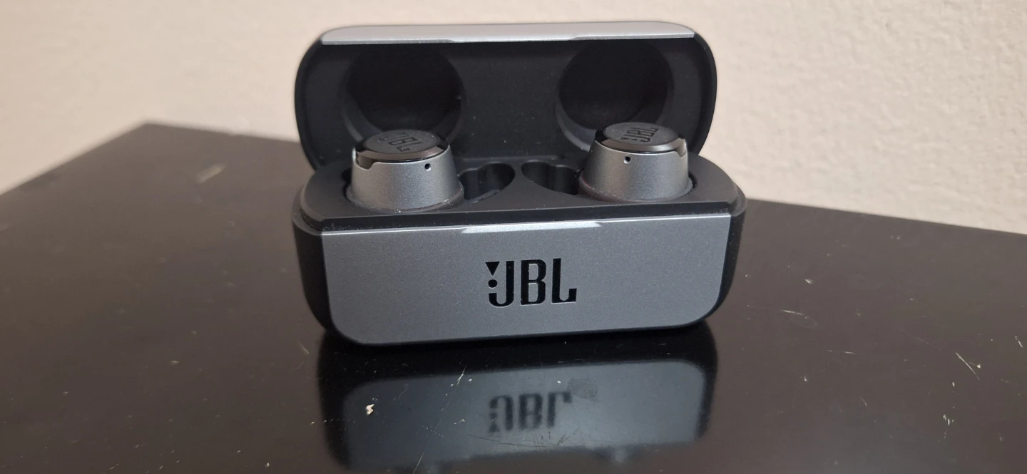 JBL Wireless Earbuds - photo 3