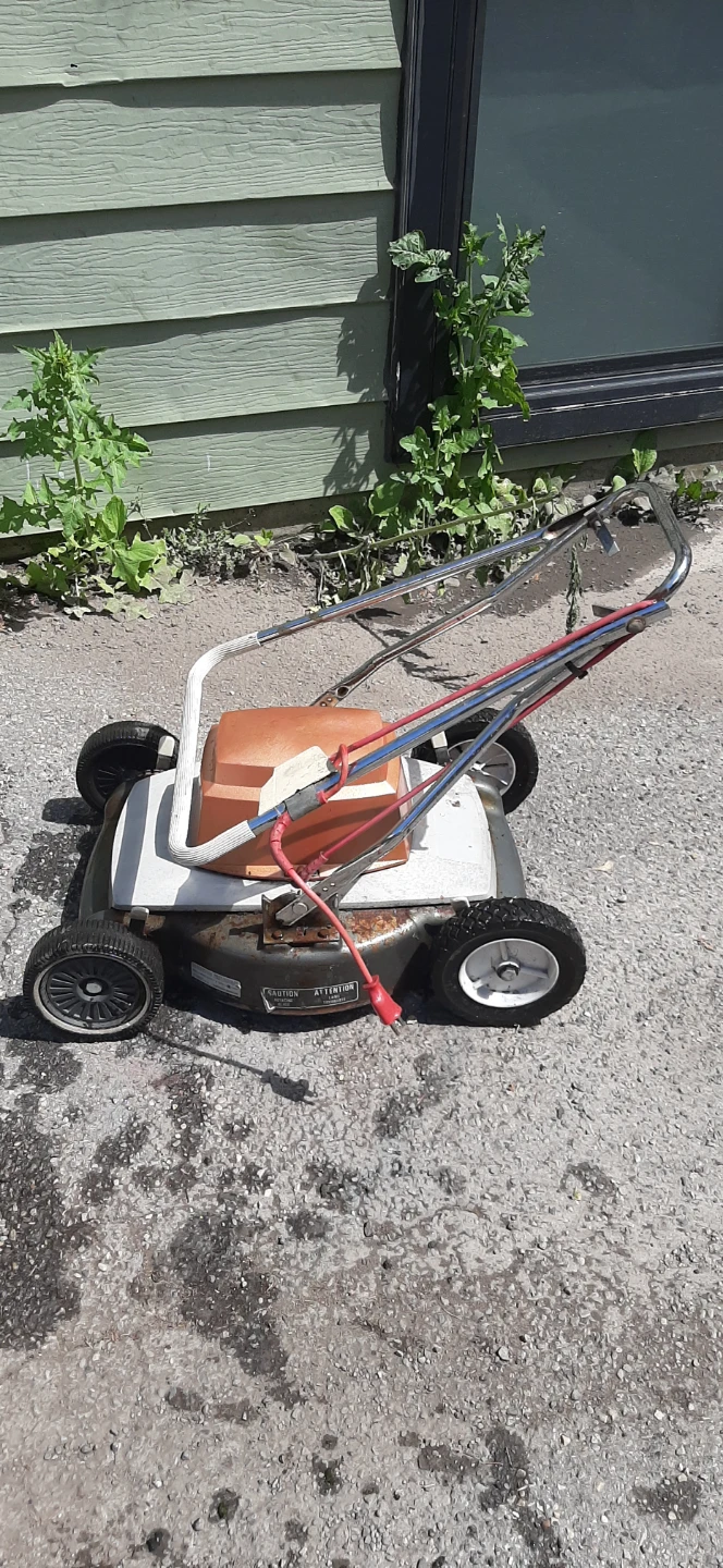 Craftsman 18" Compact Electric Lawn Mower - photo 4