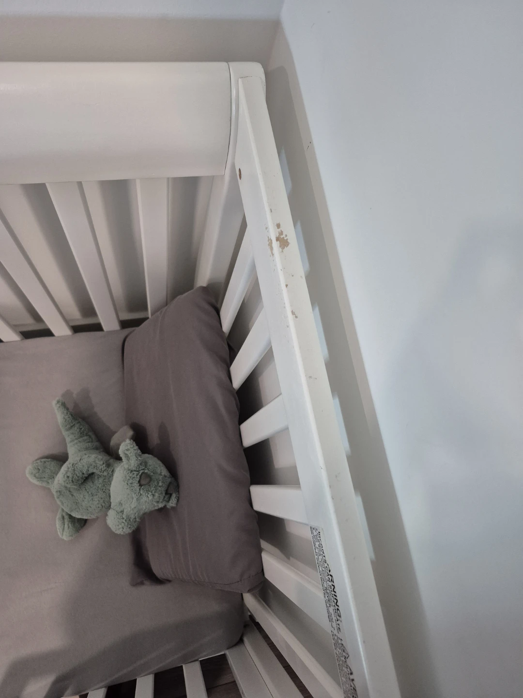 White Convertible Crib with Toddler Rail - photo 2