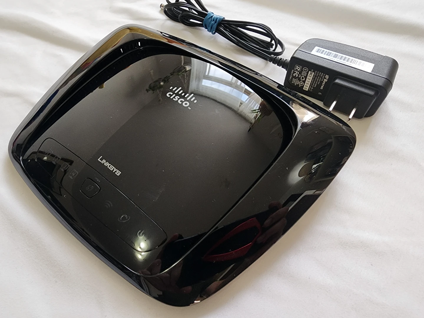 ⚽Linksys Cisco Glossy Black Wireless Router - WRT160N V3 11nbg - photo 2