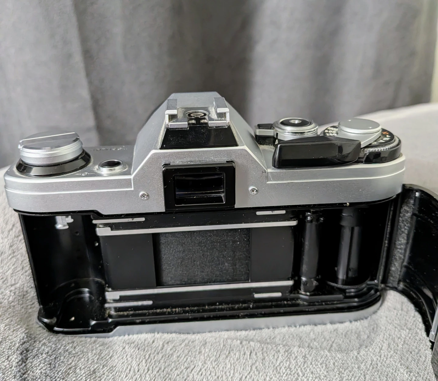 Canon AE-1 35mm with  Quantaray Auto Zoom Lens - photo 3