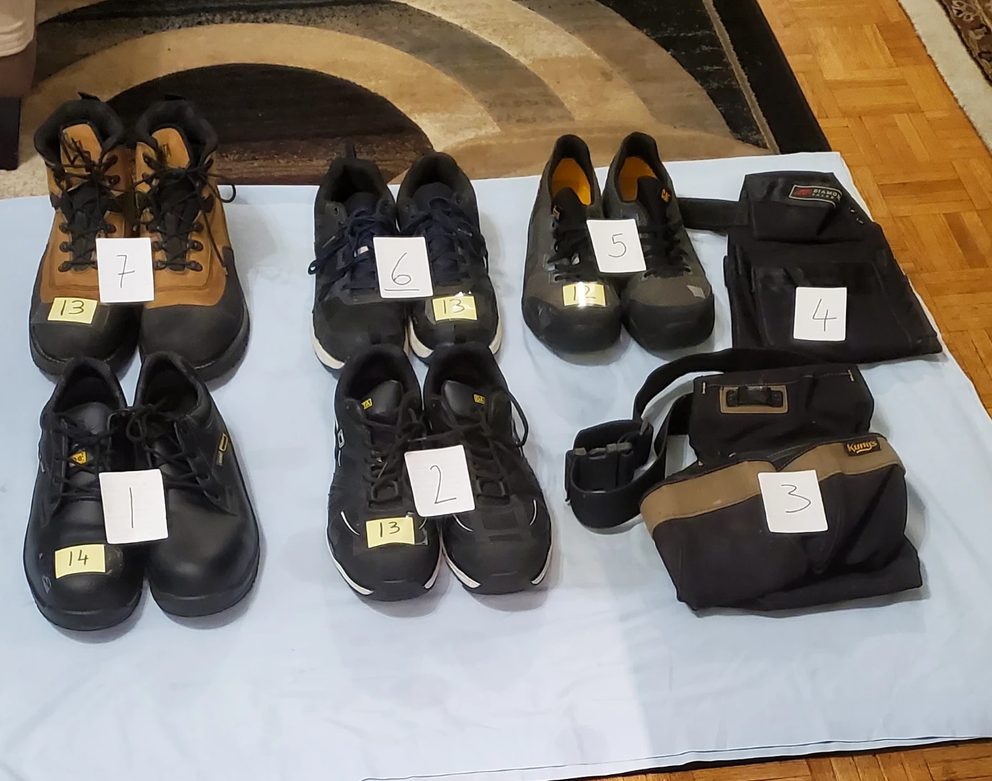 Men's Safety Shoes, Safety Boots and Pouch