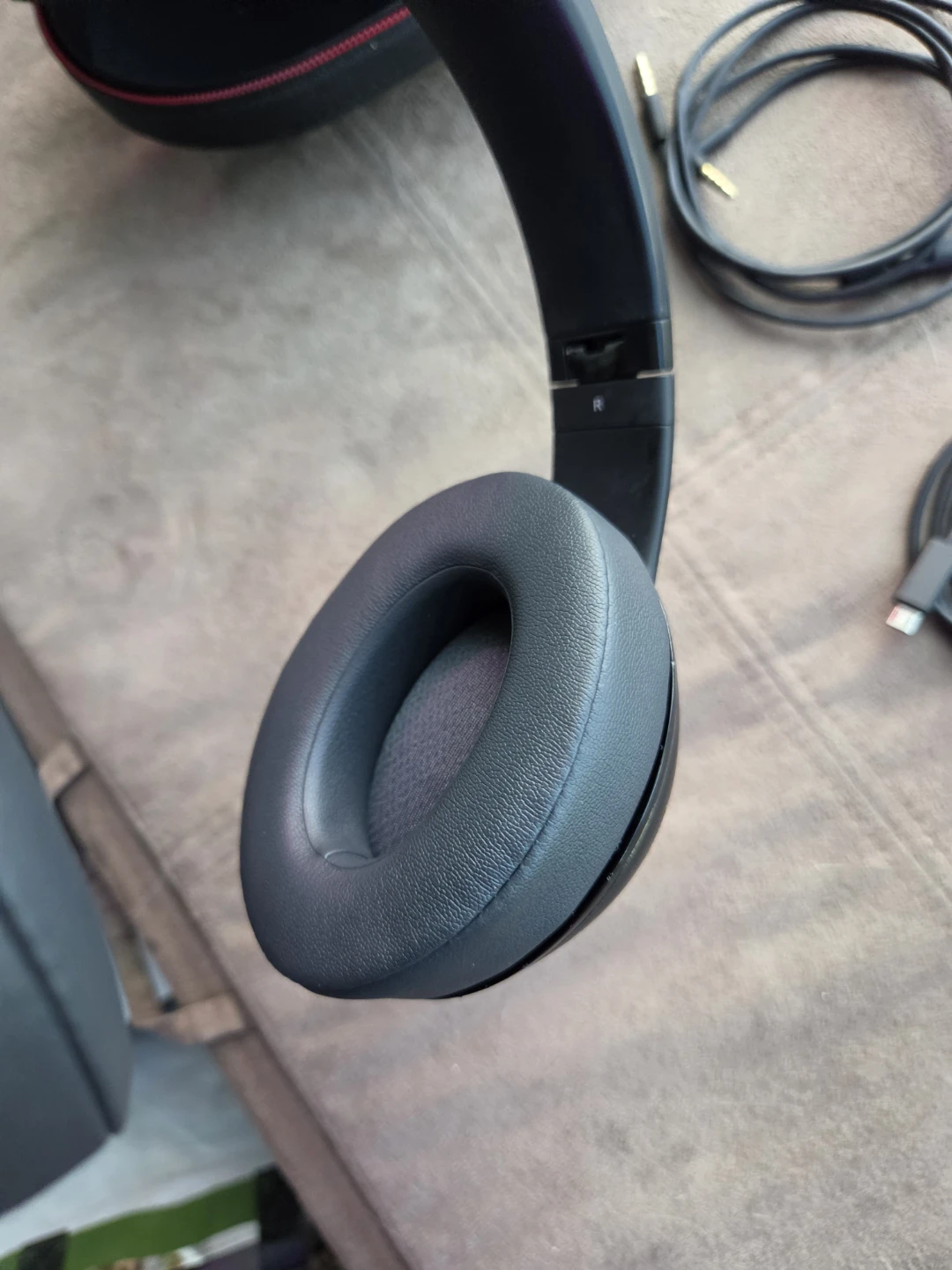 Beats Studio 2 Wireless Headphones - photo 3