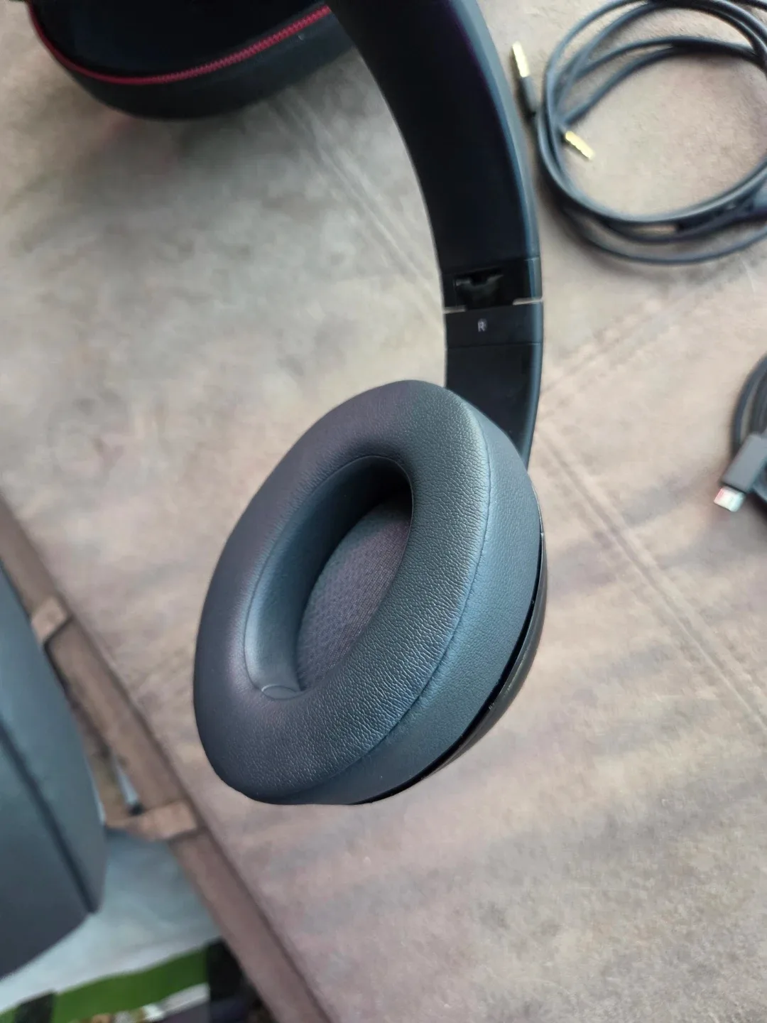 Beats Studio 2 Wireless Headphones - photo 3