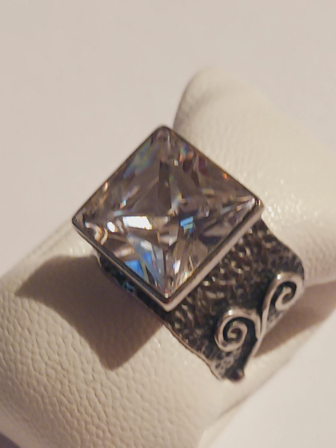 Stunning Sterling Silver 925 Ring with Clear Cut Stone 7. - photo 3