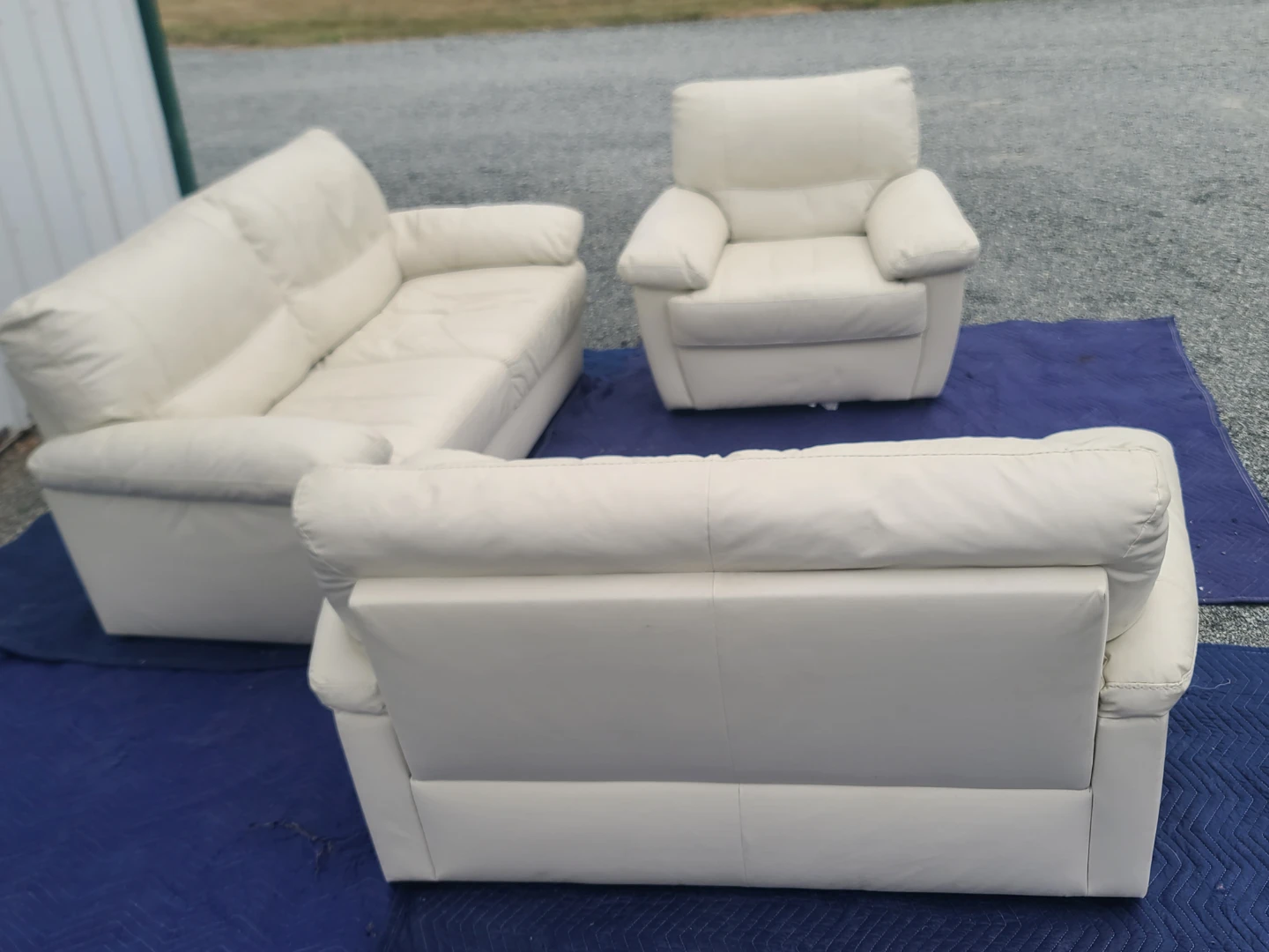 3-Piece White/Cream Leather Sofa, Loveseat, and Armchair Set - photo 2