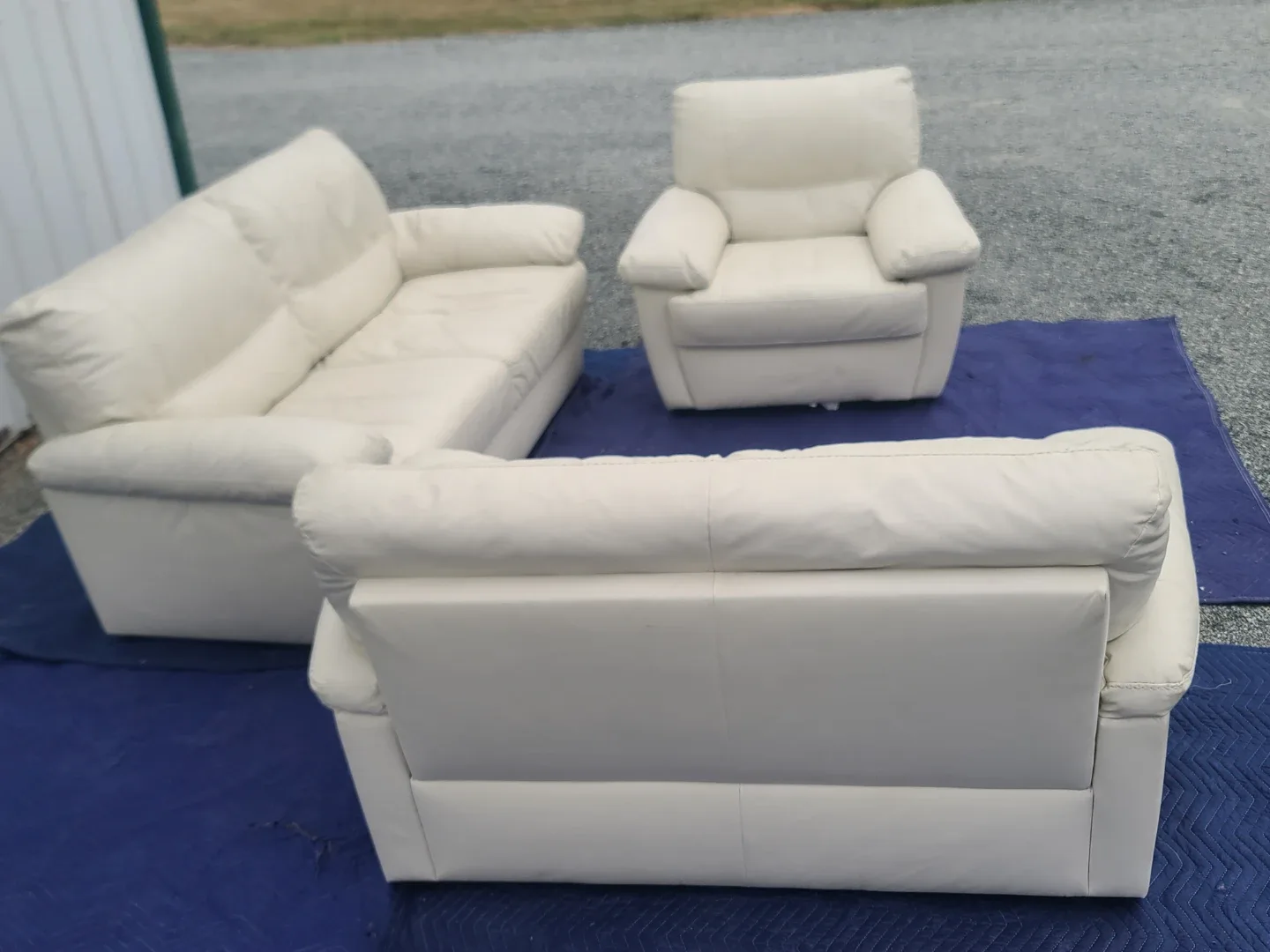 3-Piece White/Cream Leather Sofa, Loveseat, and Armchair Set - photo 2