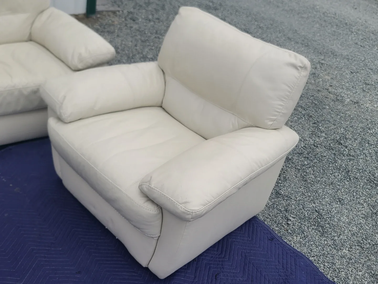 3-Piece White/Cream Leather Sofa, Loveseat, and Armchair Set - photo 4