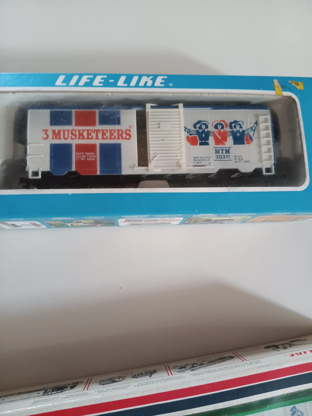 Life-Like HO Scale Railroad Cars