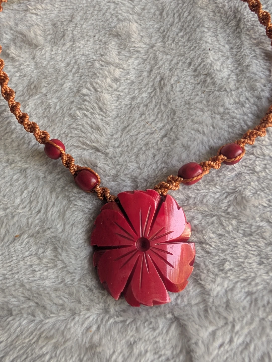 ⚽Red Flower Pendant Necklace with Macrame Cord - photo 2