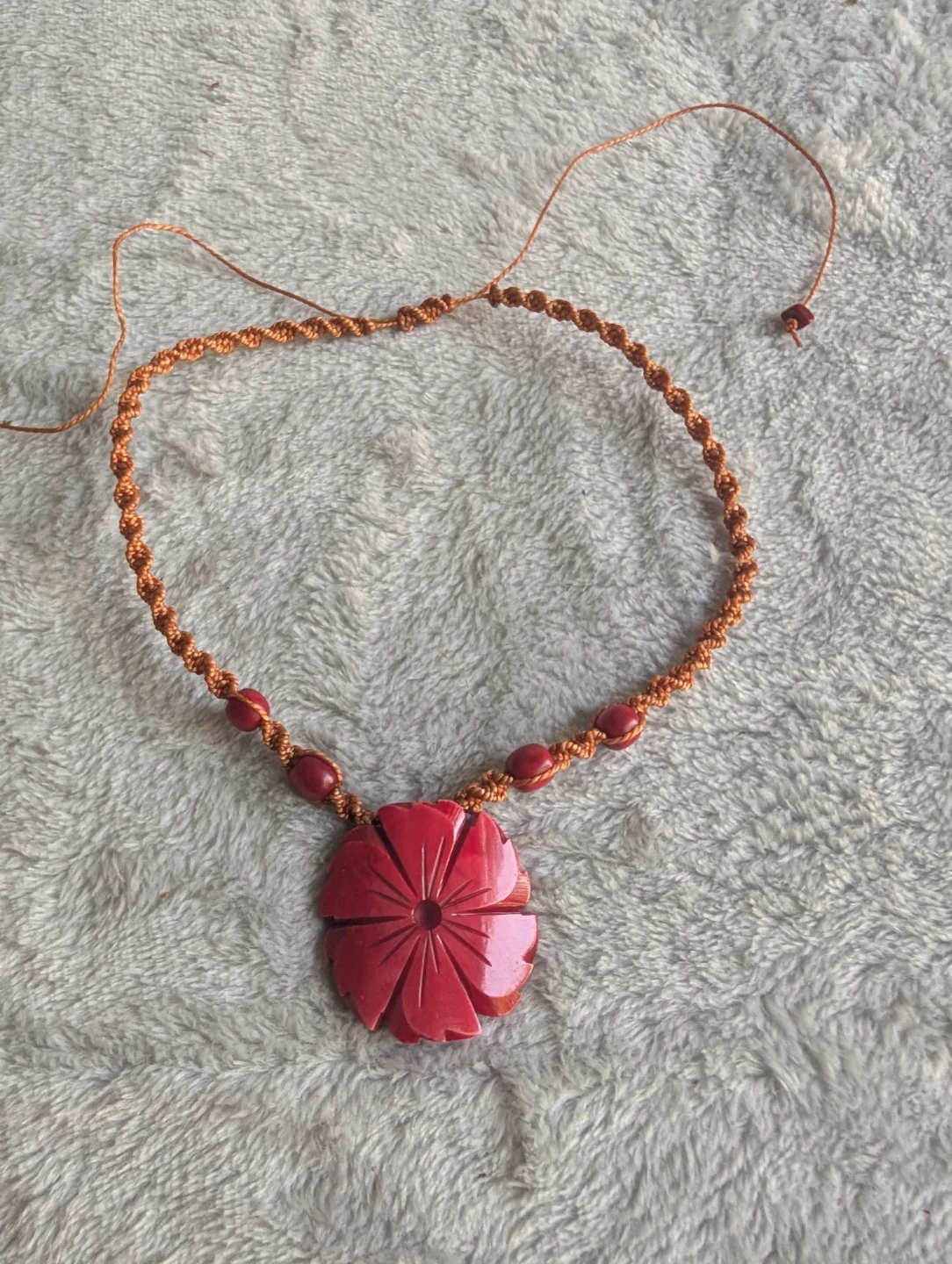 ⚽Red Flower Pendant Necklace with Macrame Cord - photo 3