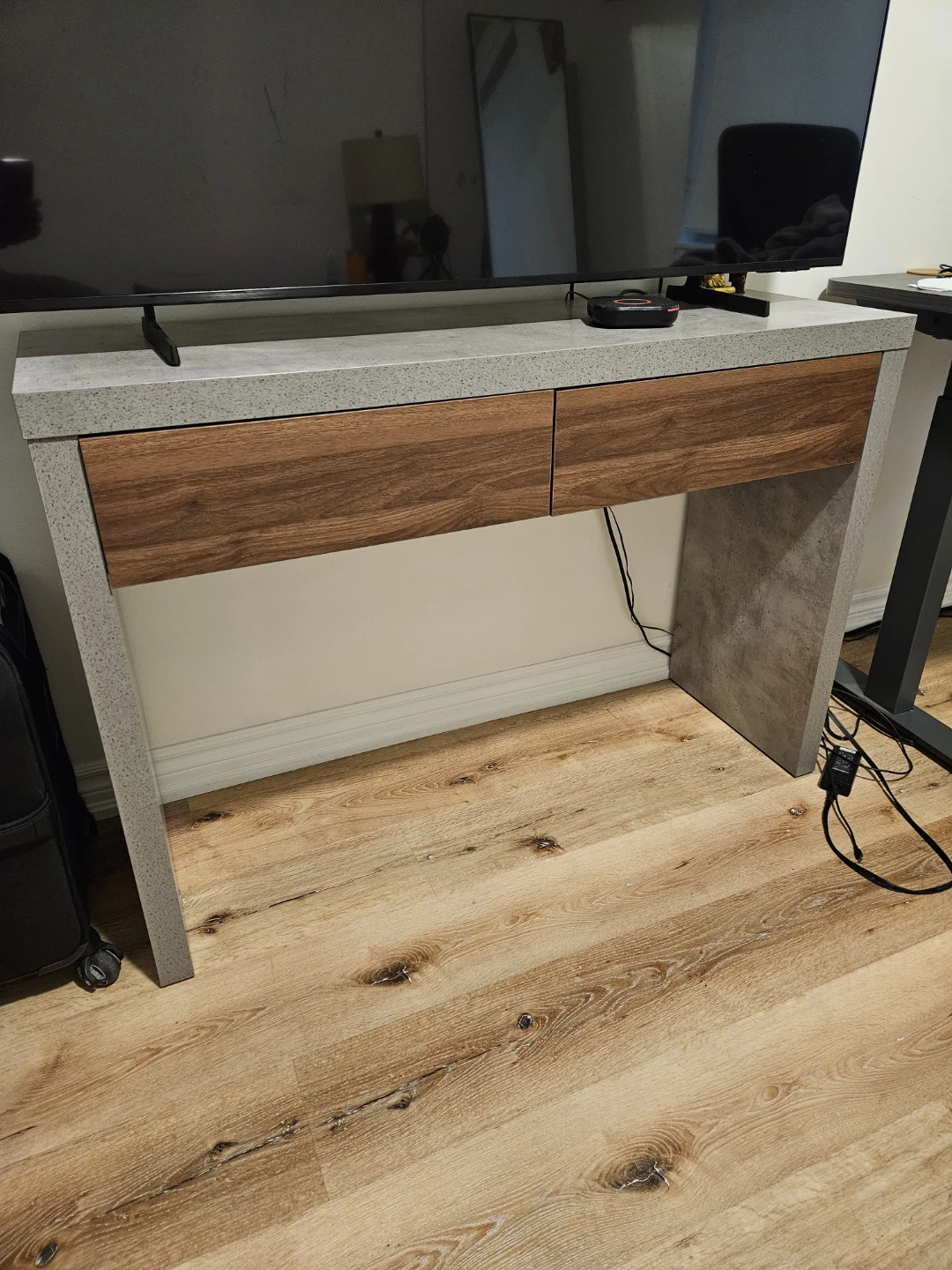 Structube Liam console and end tables - photo 3