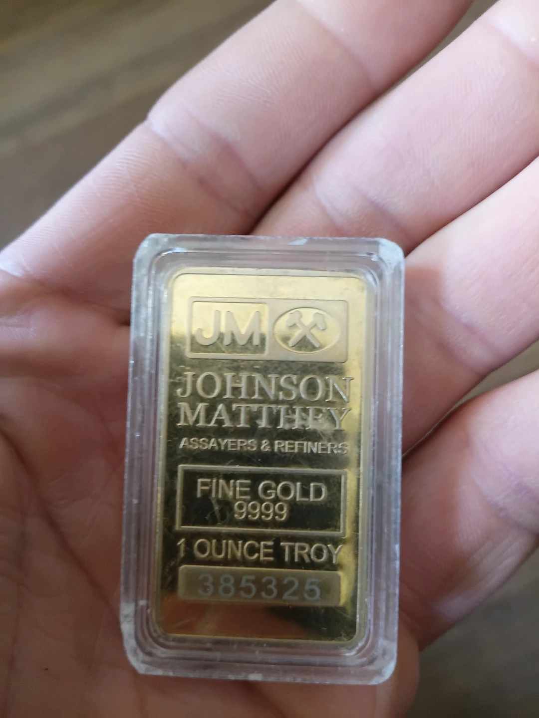 One troy ounce fine gold bar