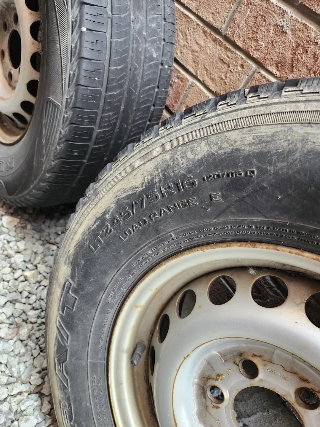 Kumho Road Venture APT 245/75R16 Tires - photo 2
