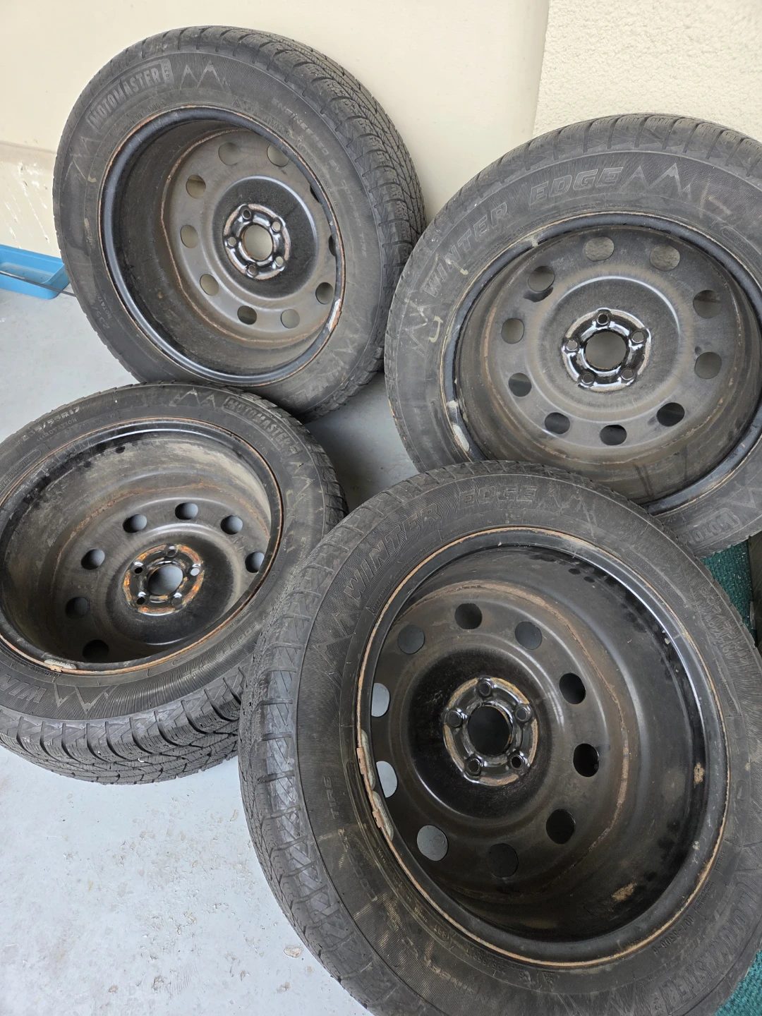 Set of 4 Steel Rims (with used winter tires) - photo 2