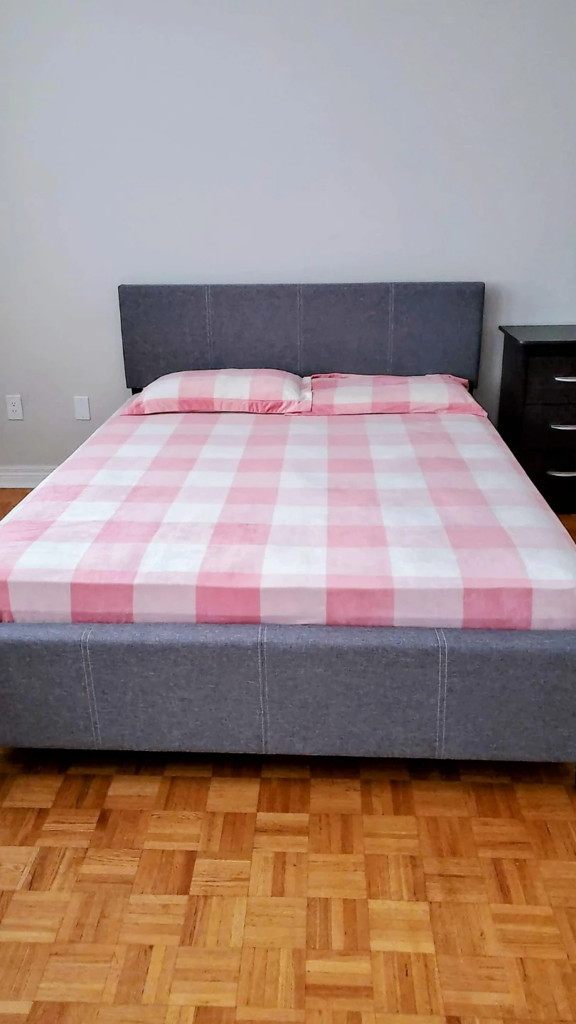 Pink and White Plaid Bedding Set