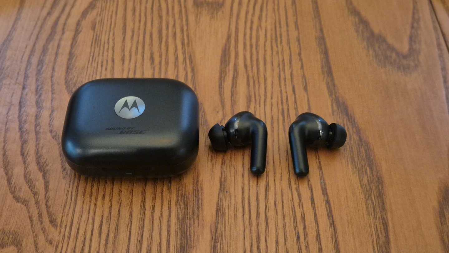 Motorola Wireless Earbuds Sound by Bose Black