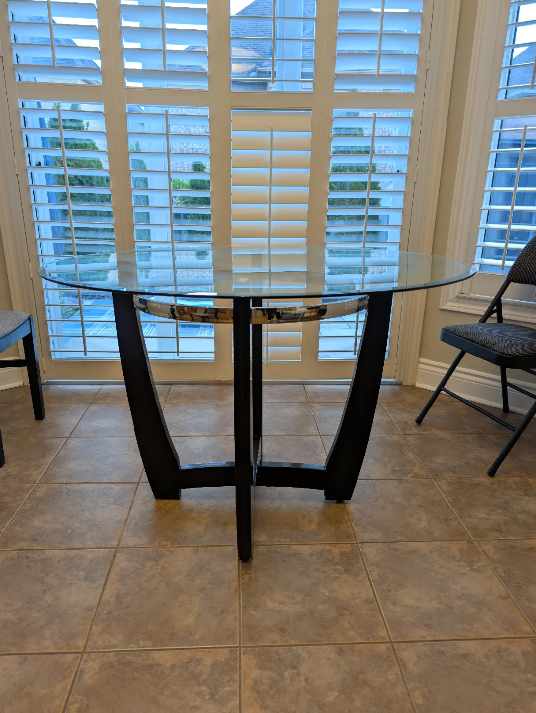 Free dining table - photo 2