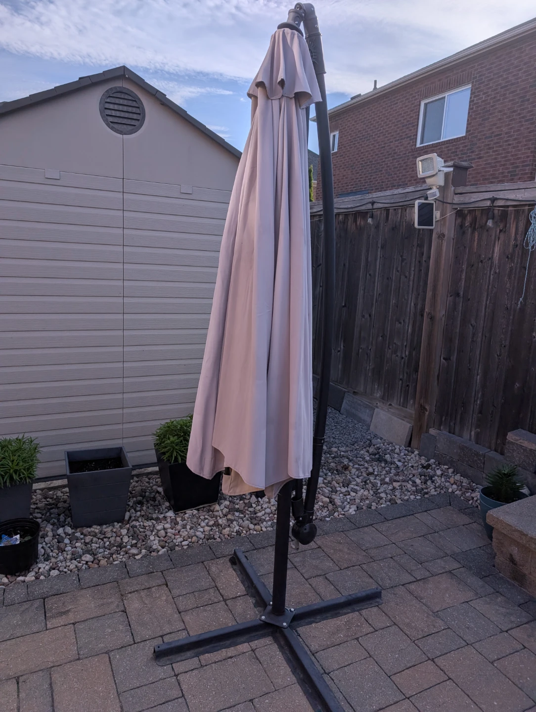 FREE - 10' Cantilever Patio Umbrella - READ
