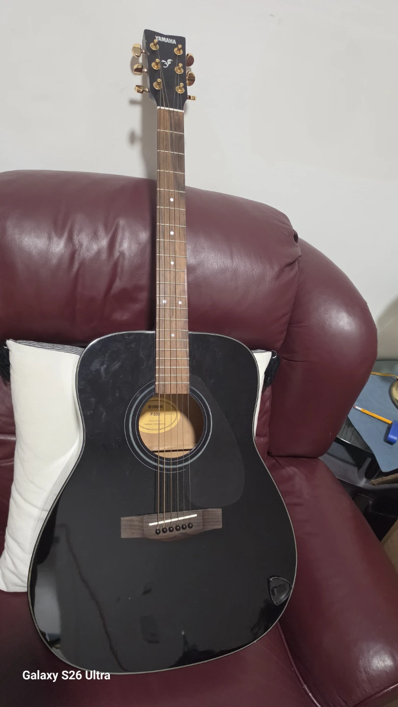 Yamaha F335 Acoustic Guitar