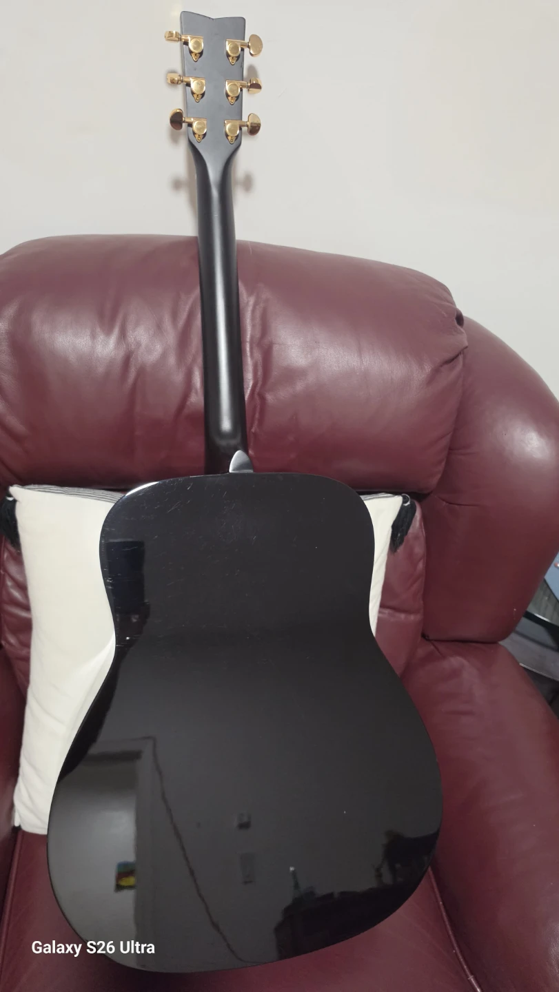 Yamaha F335 Acoustic Guitar - photo 4