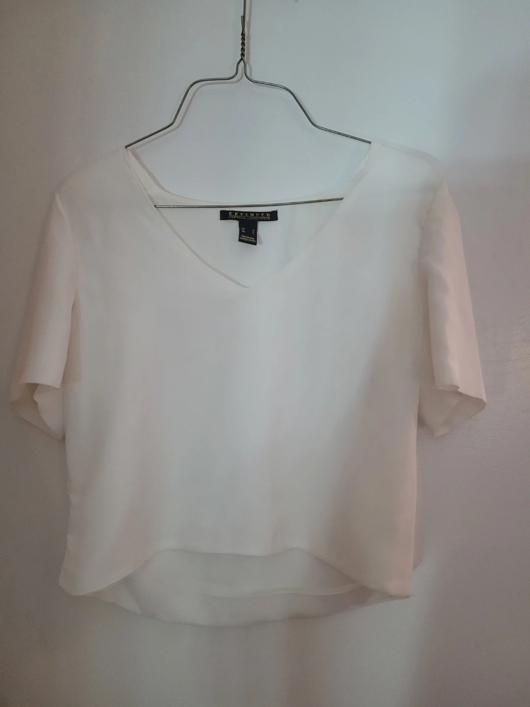 Dexter & Jones White V-Neck Blouse