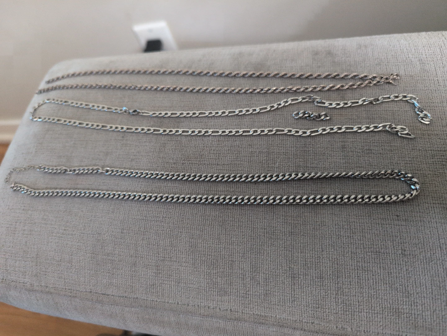 Assorted silver Chains
