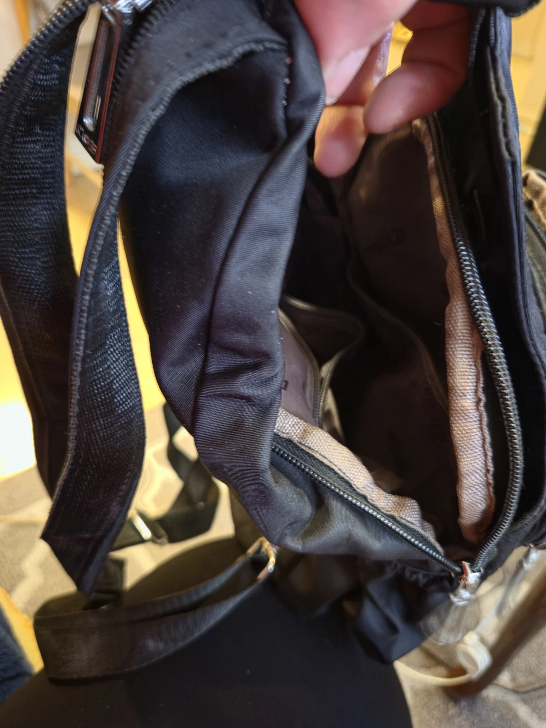 Black sling backpack - photo 5