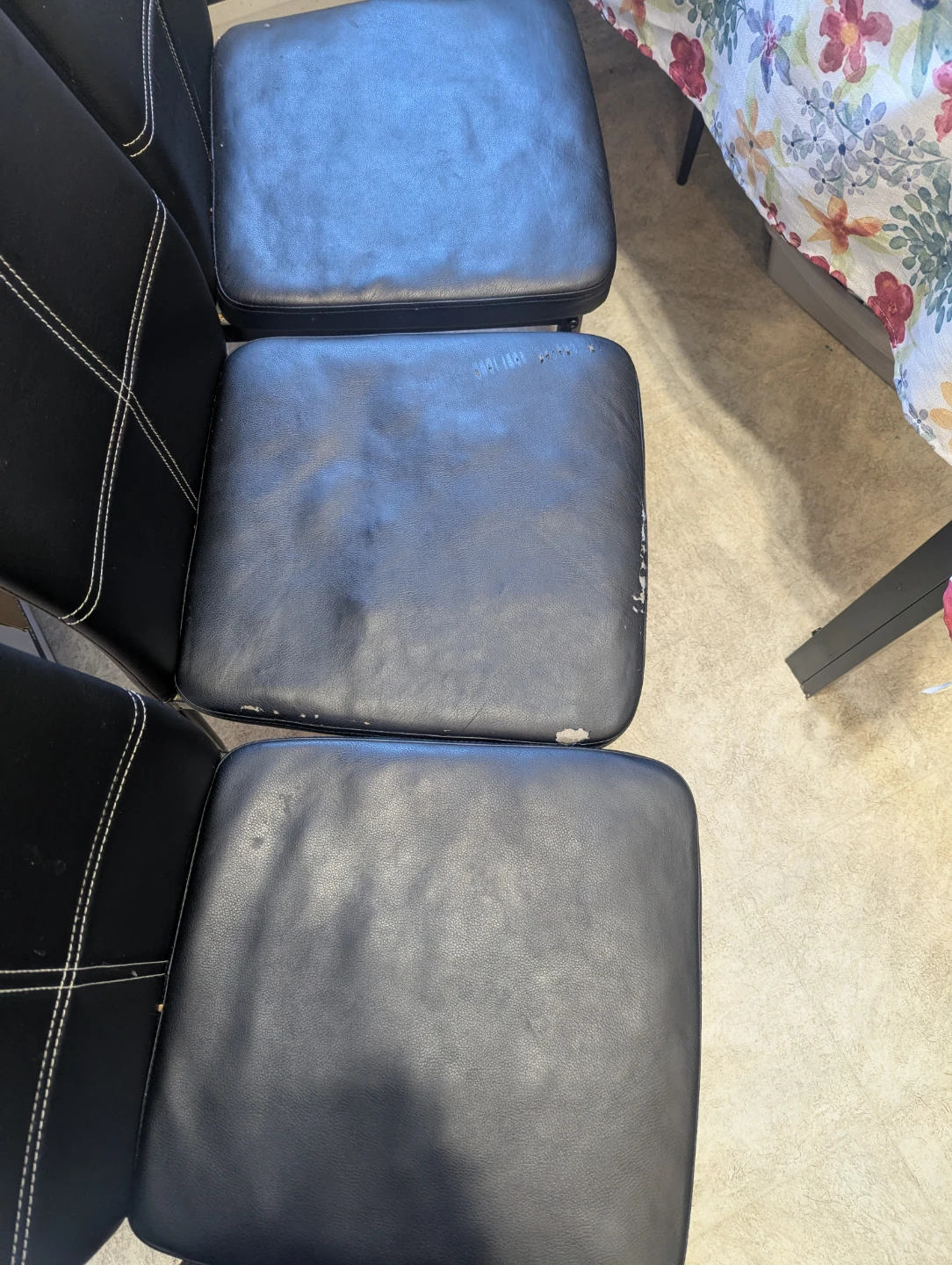 Black Dining Table with 4 Chairs- Needs to go by 18June - photo 5