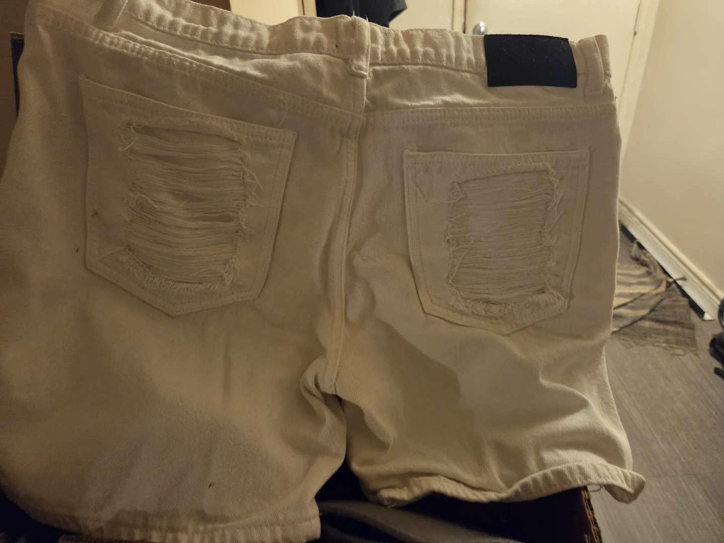 Forever 21 men's White Ripped Denim Shorts Size 34 - photo 2