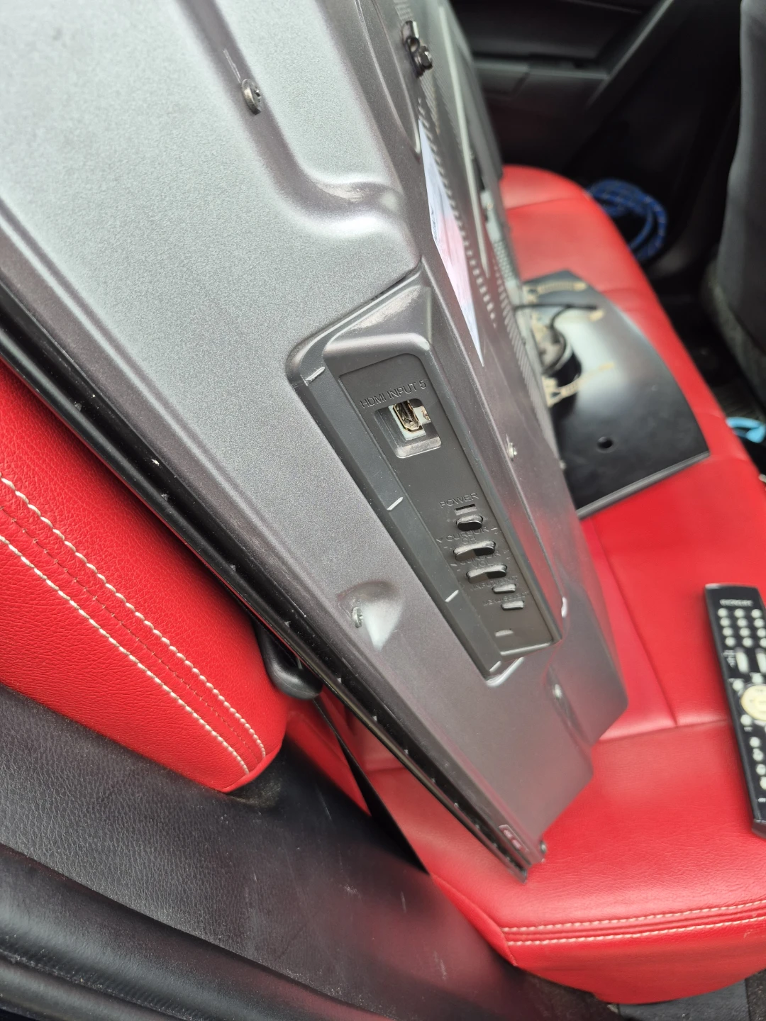 Hitachi TV with Remote - photo 2