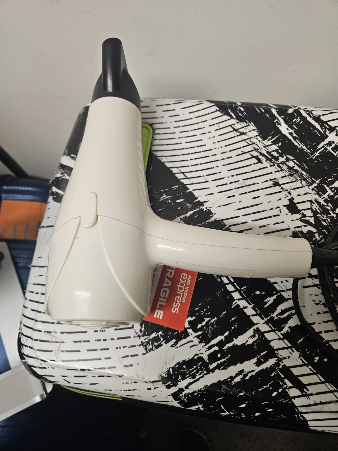 White Travel Hair Dryer - photo 2
