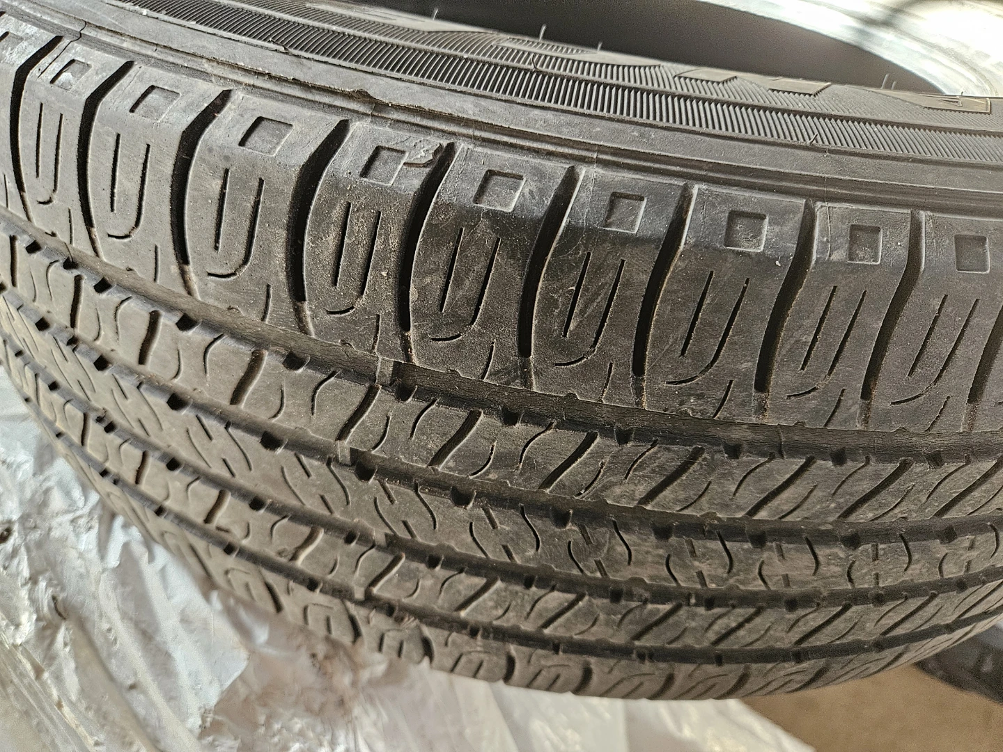 Goodyear Assurance 225/65/17 all season tires - photo 2