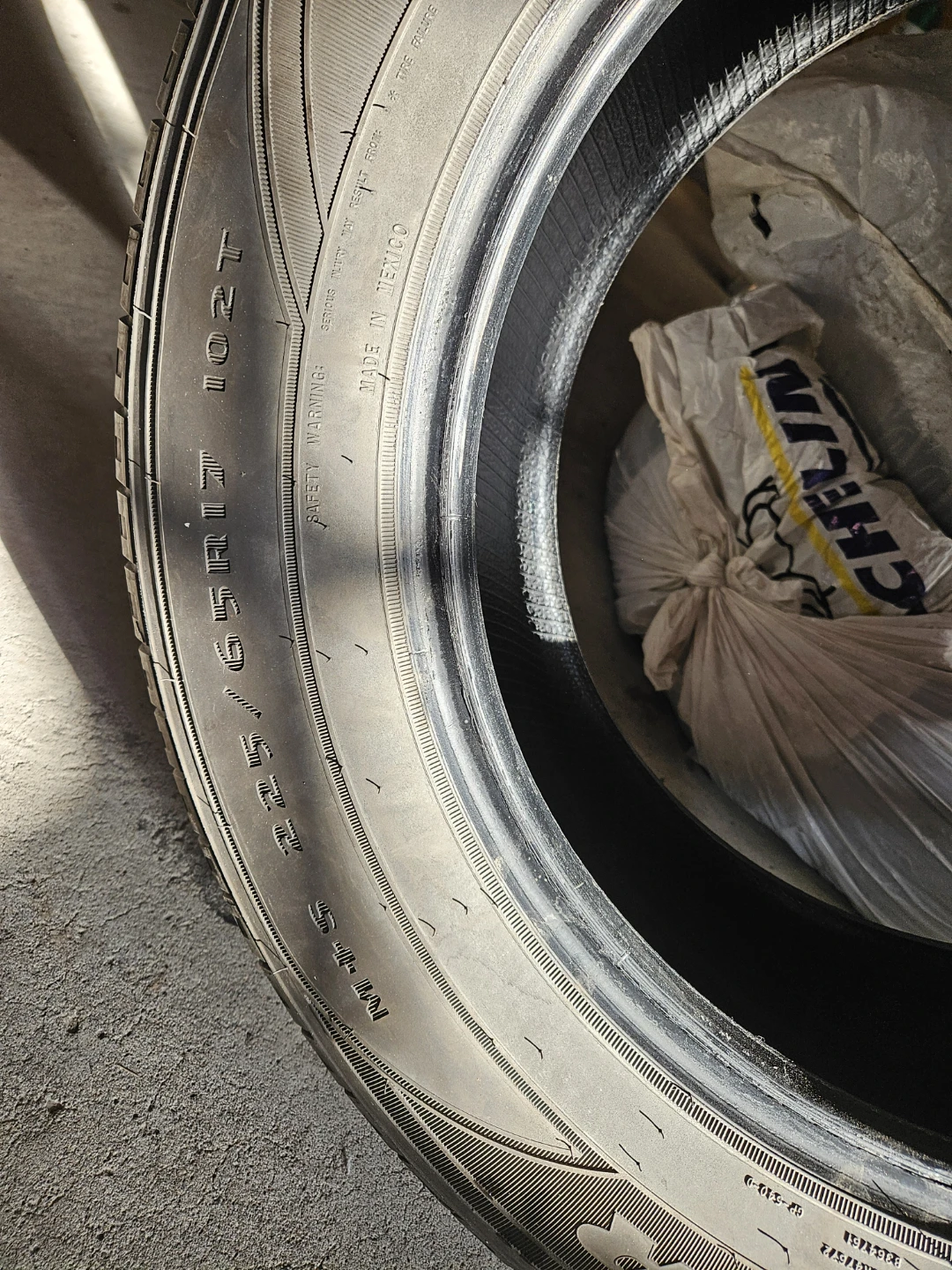 Goodyear Assurance 225/65/17 all season tires - photo 4