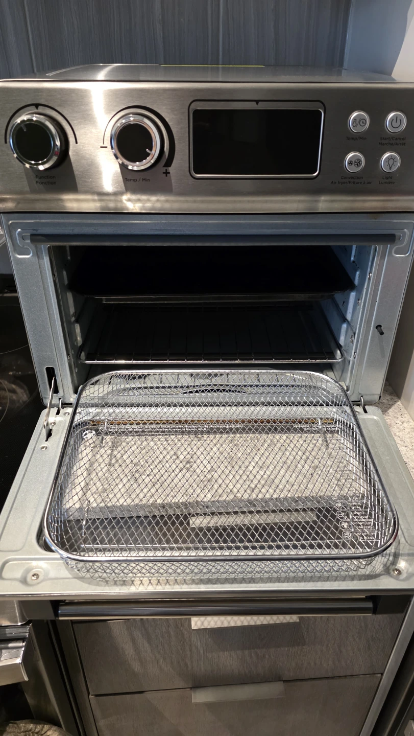 MOVING SALE- Starfrit Air Fryer Oven - photo 2
