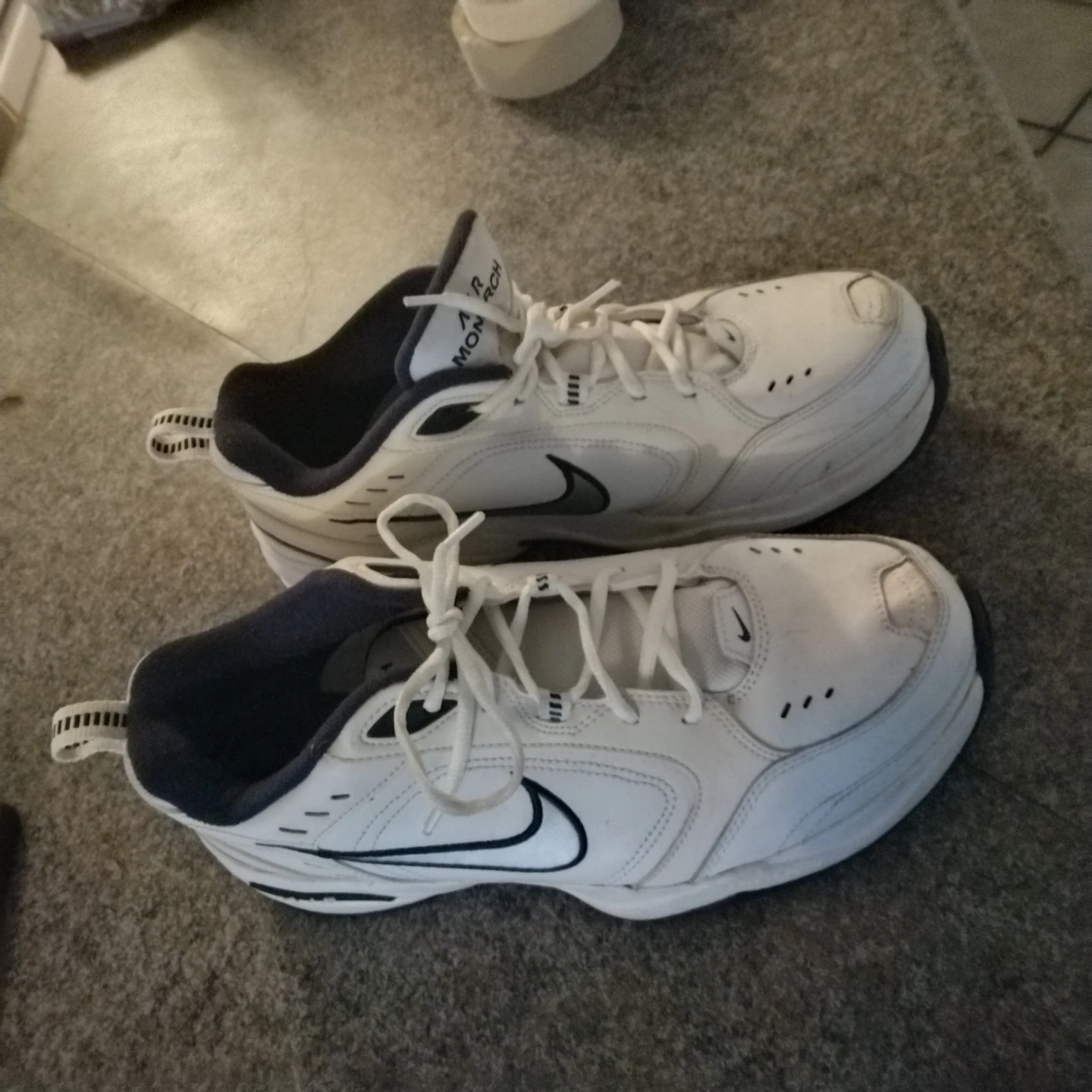 Jordans like new size 9.5