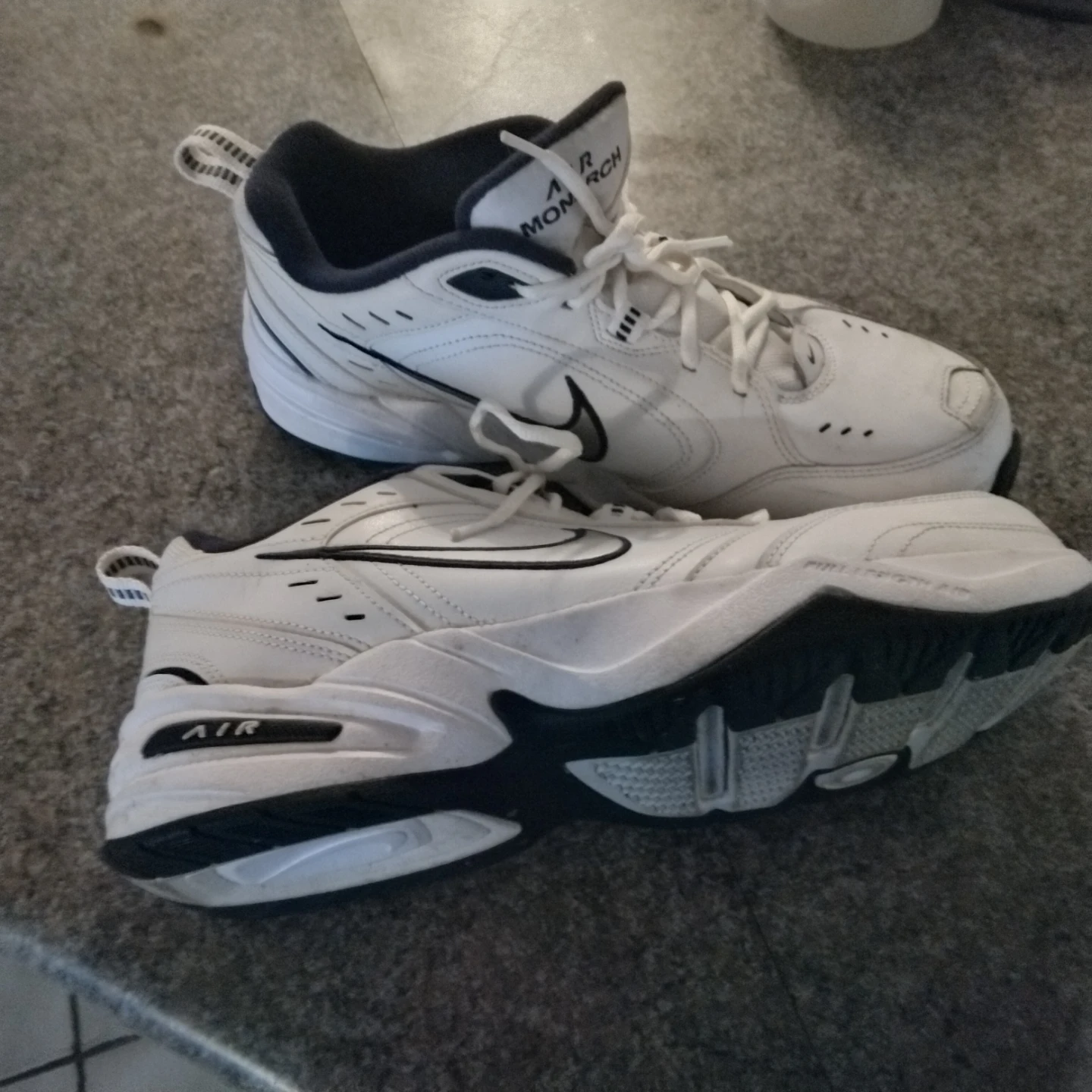Jordans like new size 9.5 - photo 2