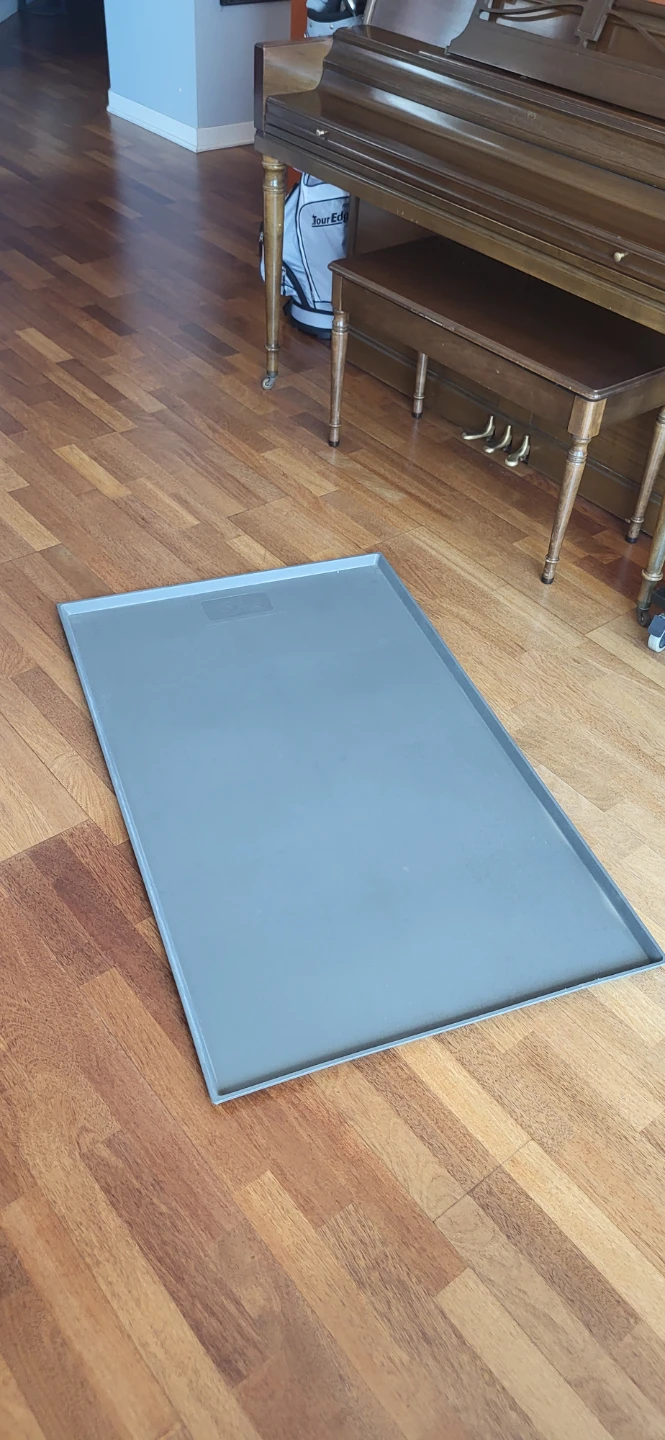 ⚽ Gray Floor Tray