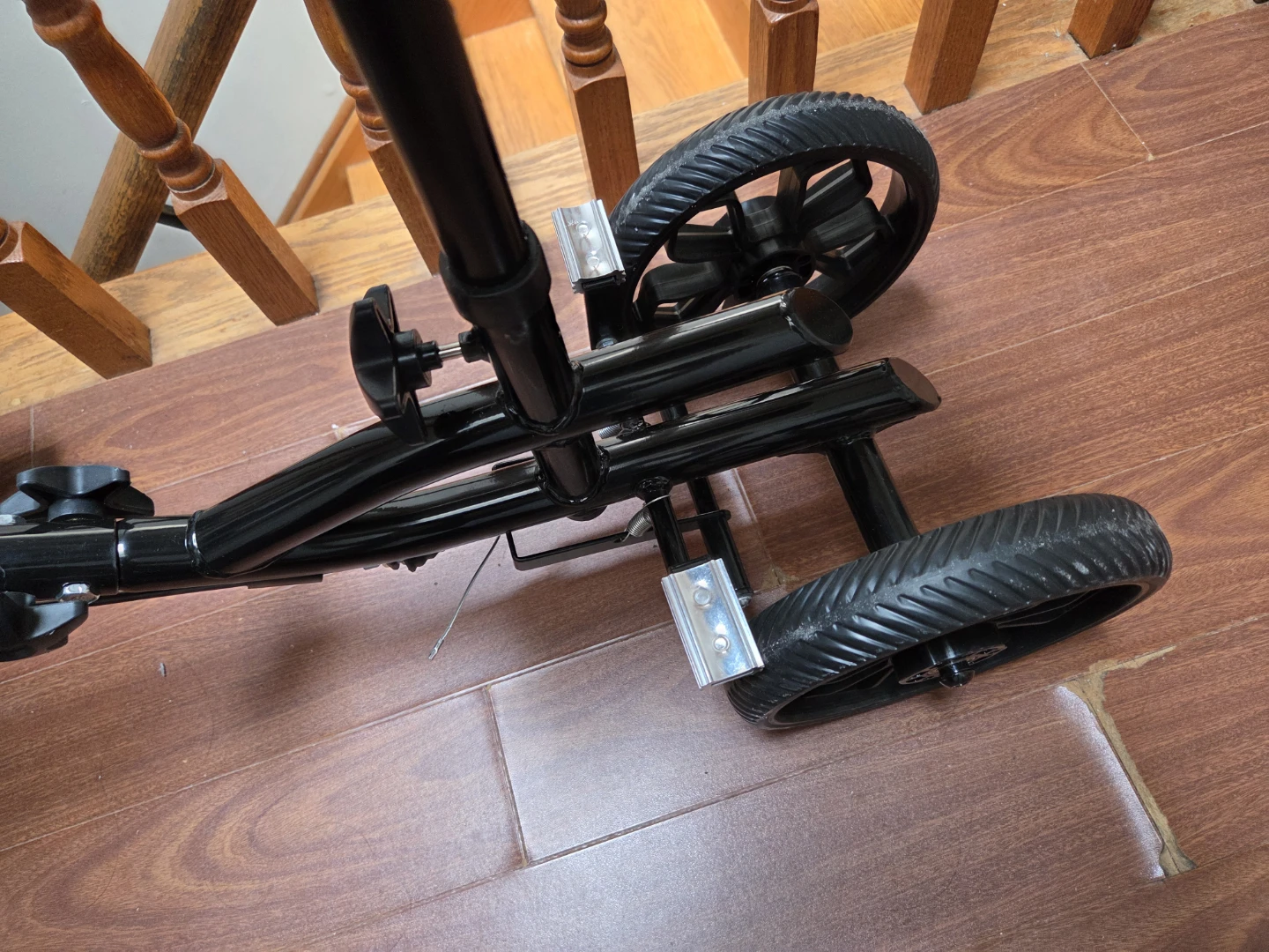 Fvzzin knee scooter like new - photo 5